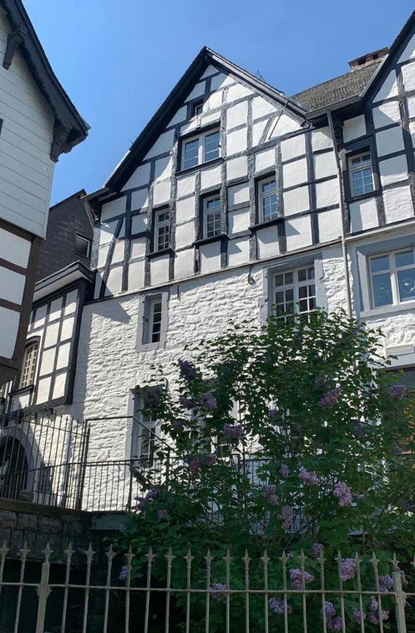 Manoir -1654- Historisch Schlafen In Monschaus Altstadt Bagian luar foto