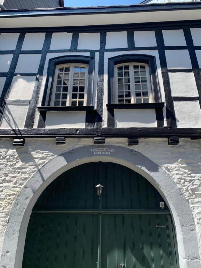 Manoir -1654- Historisch Schlafen In Monschaus Altstadt Bagian luar foto